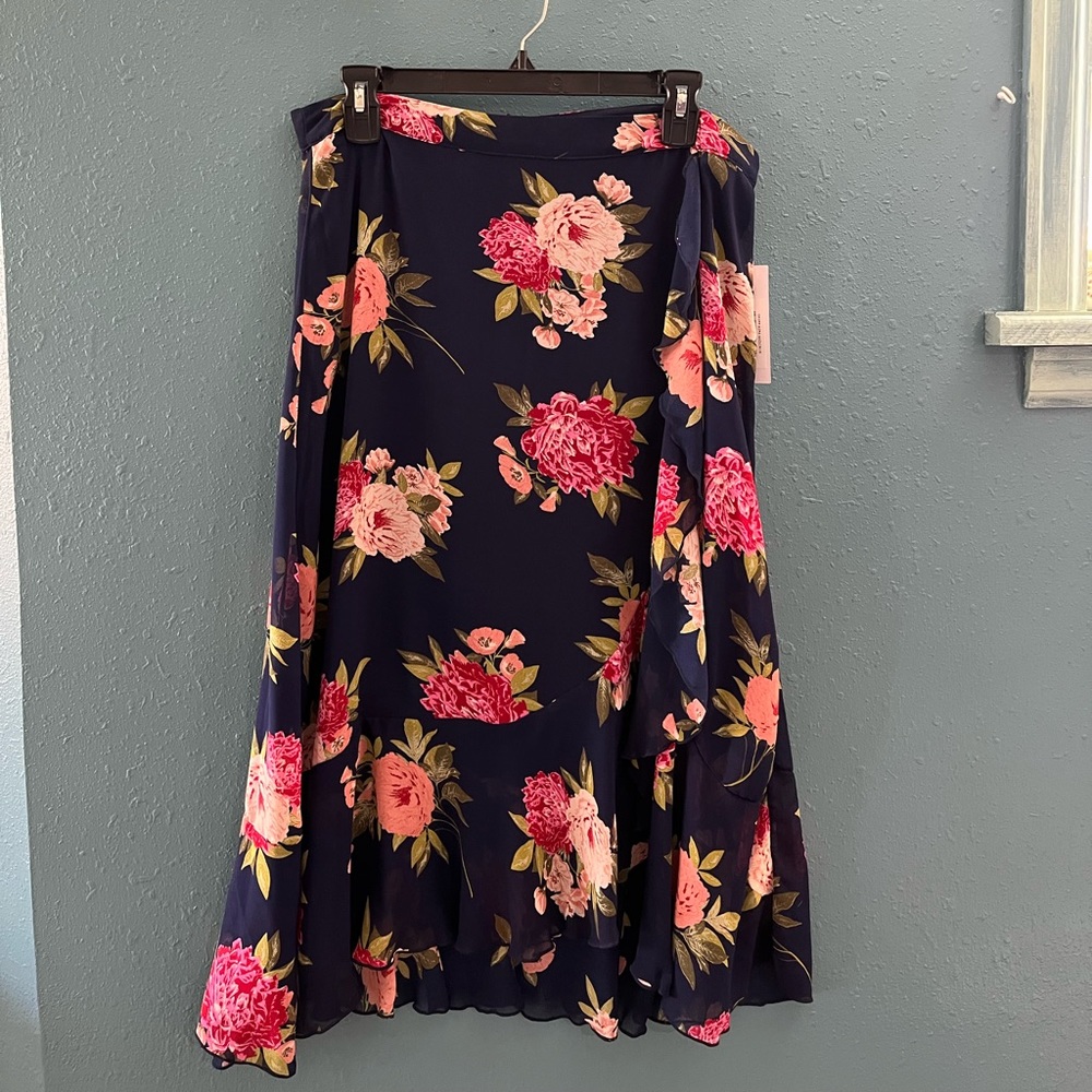 NWT JustFab floral skirt
